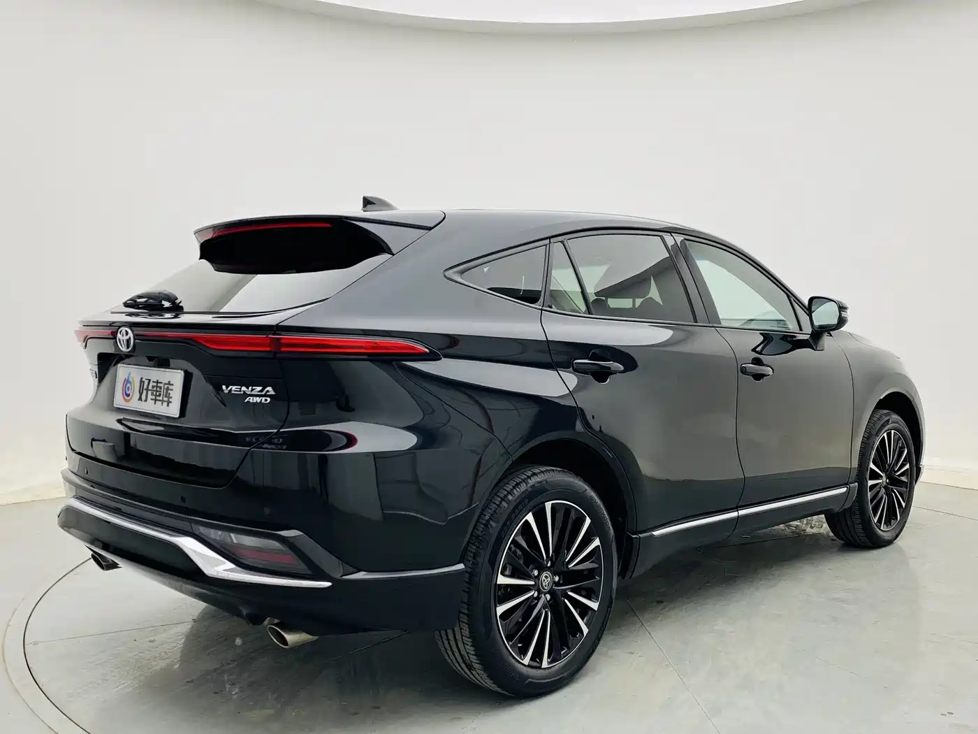Toyota Venza 2022 2.0L CVT AWD Ultimate Edition фото 5