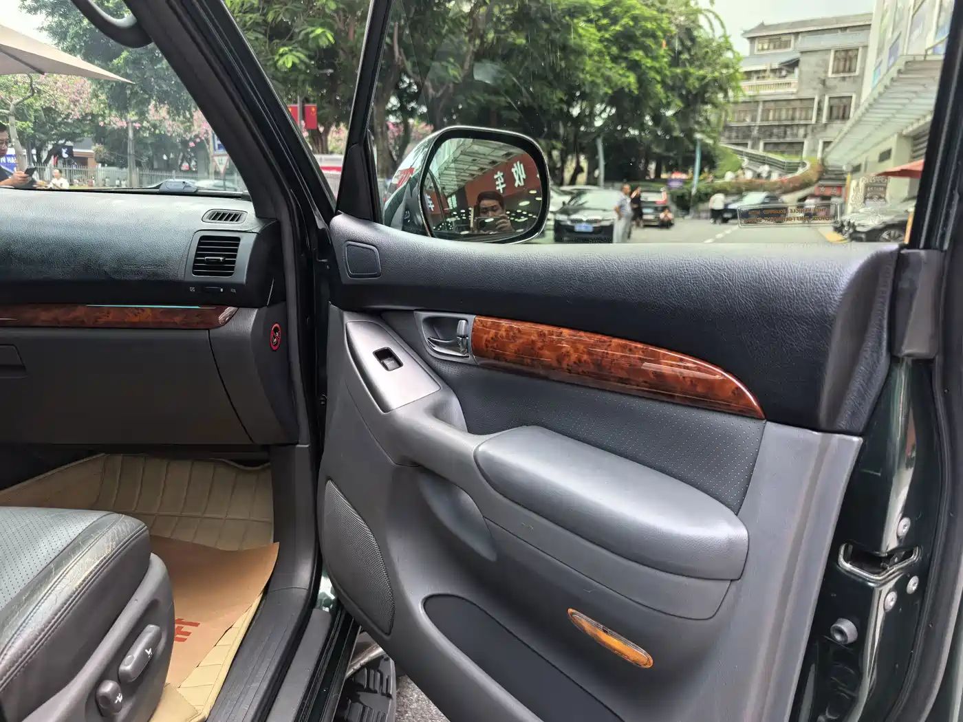 Toyota Prado 2009 2005 Model 4.0L Automatic GX Luxury DVD Edition