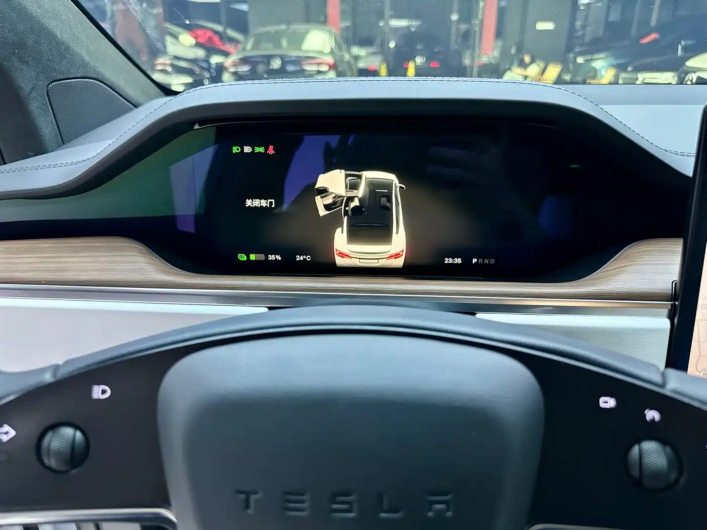 TESLA MODEL X