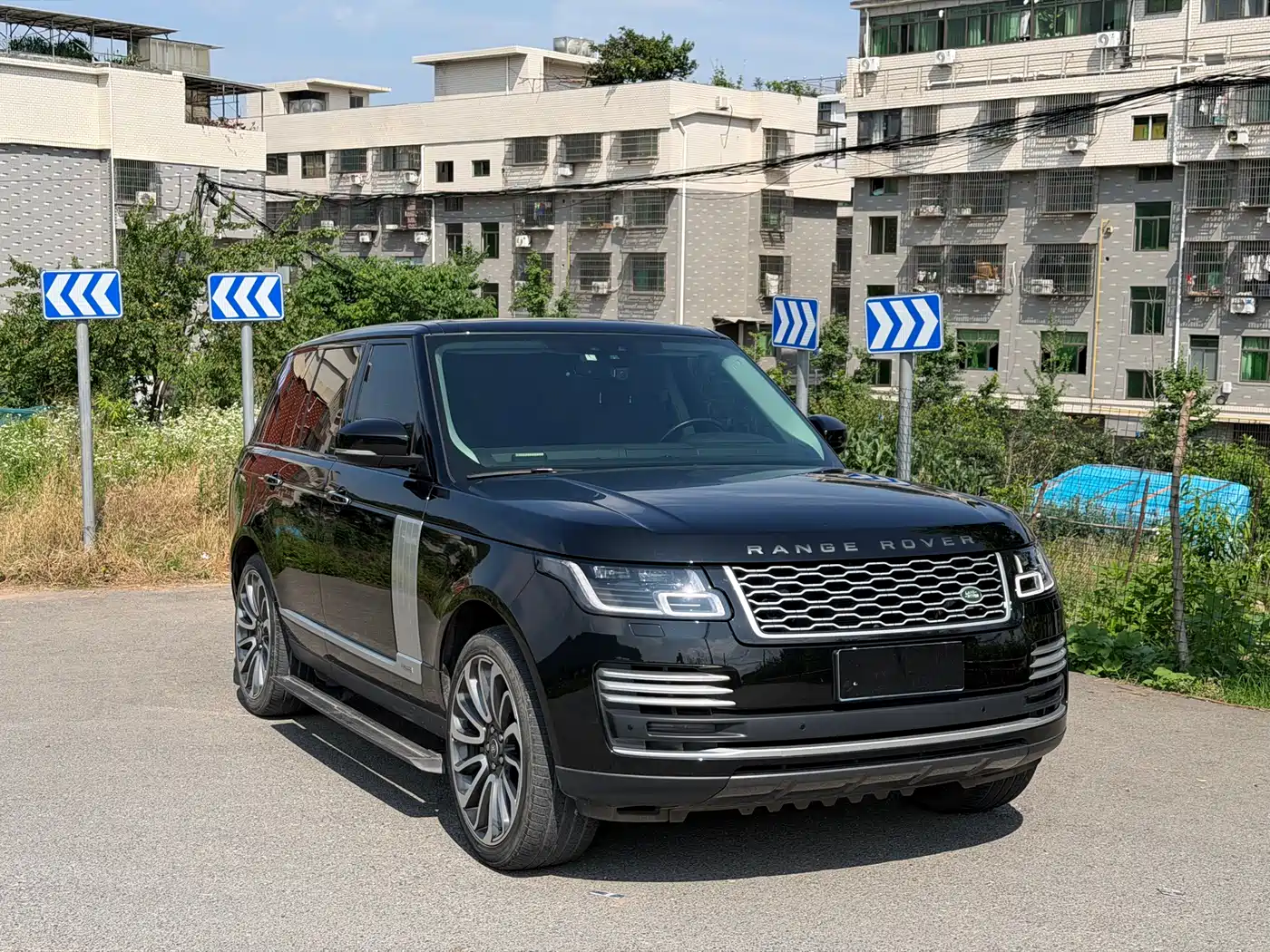 Land Rover Range Rover 2022 3.0 L6 360PS Golden Age Edition фото 3