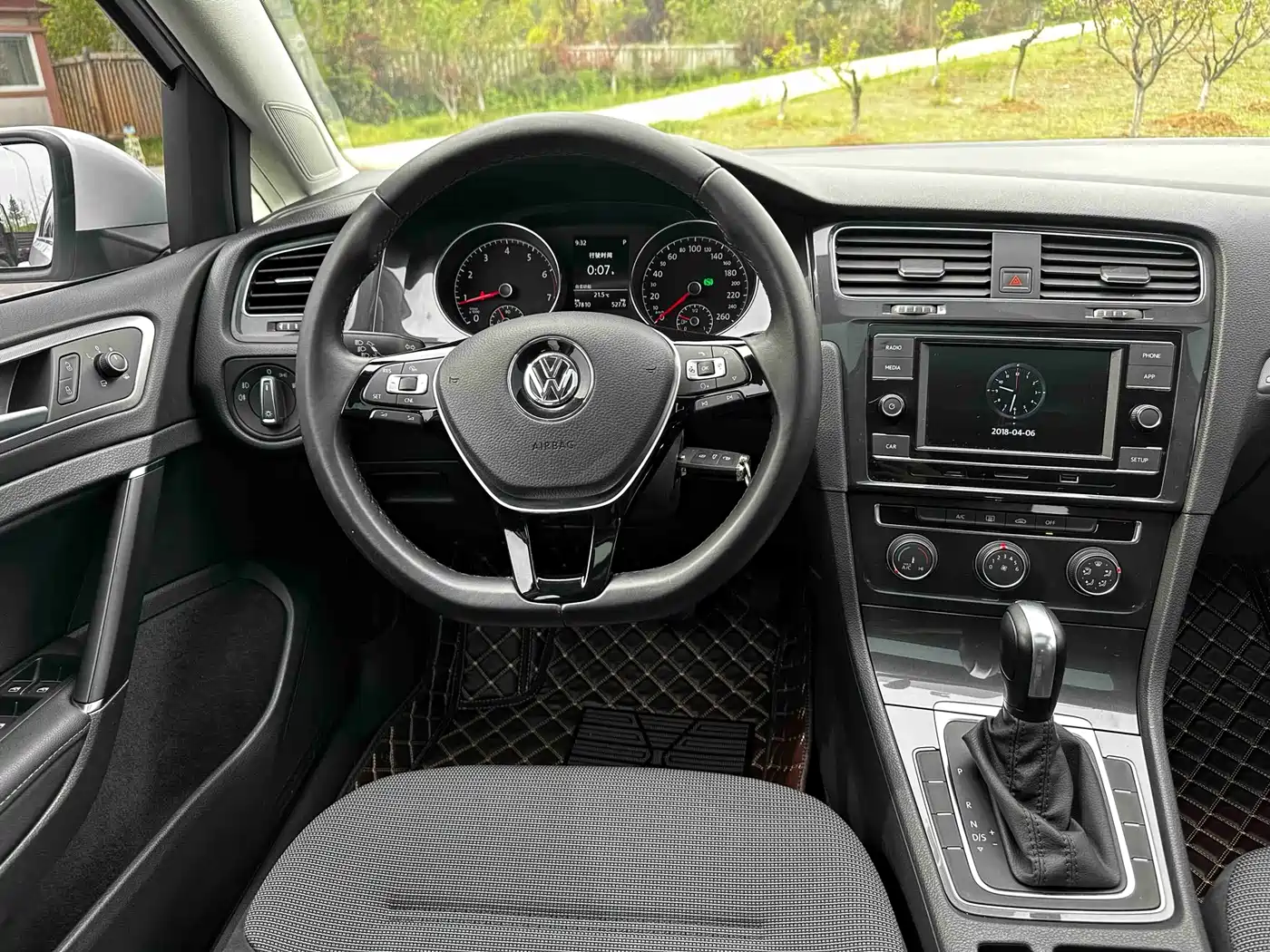 Volkswagen Golf 2018 1.6L Automatic Comfort фото 9