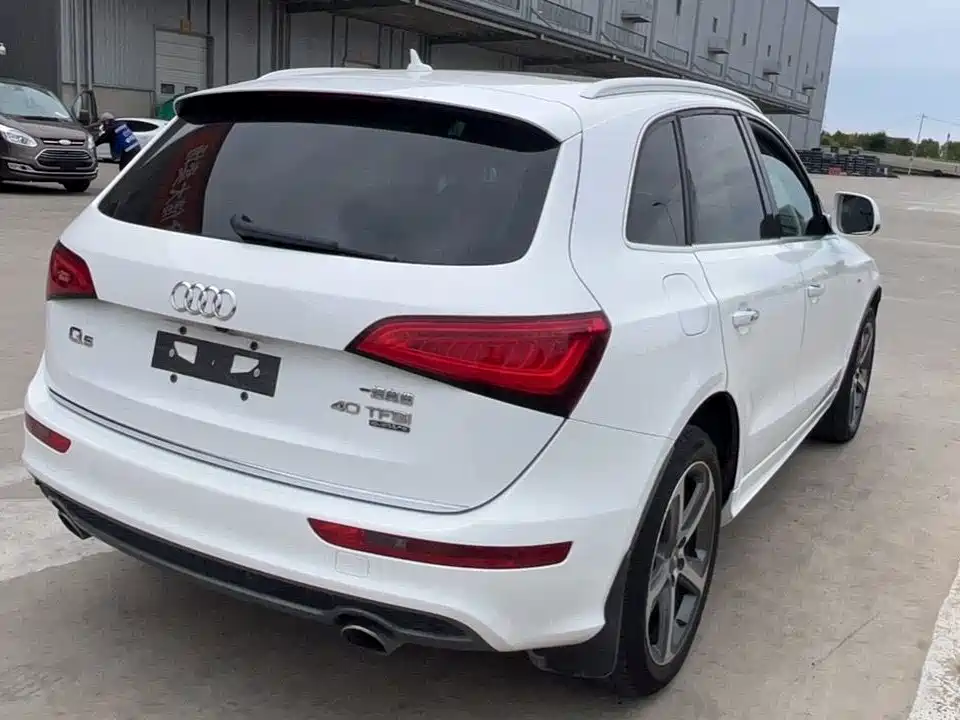 Фото 8 - Audi Q5