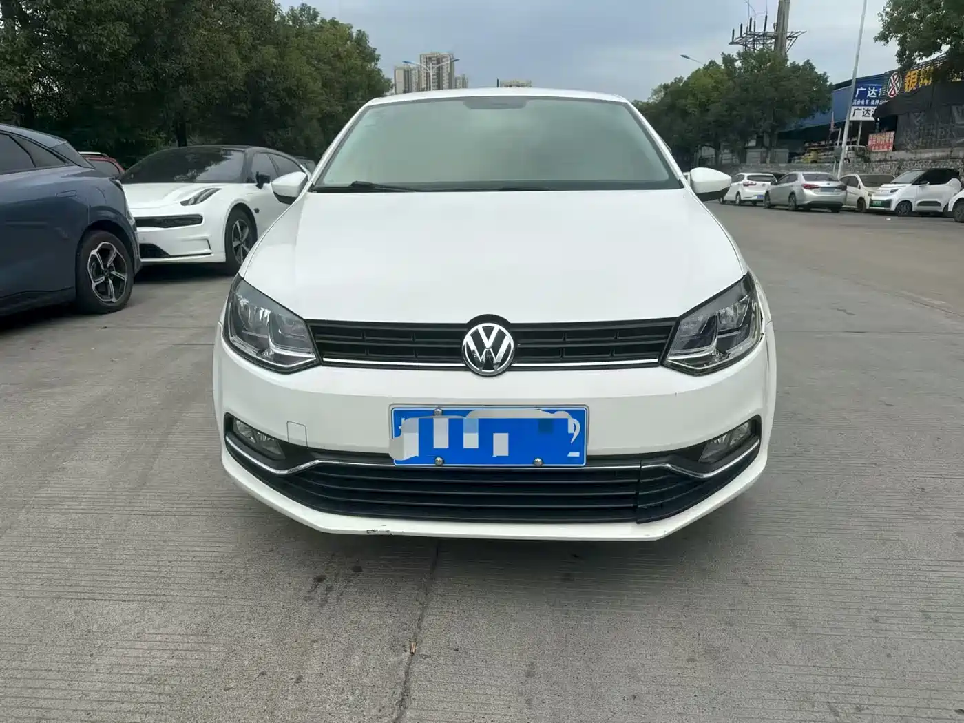 Volkswagen Polo 2014 1.6L Manual Comfort Edition фото 2