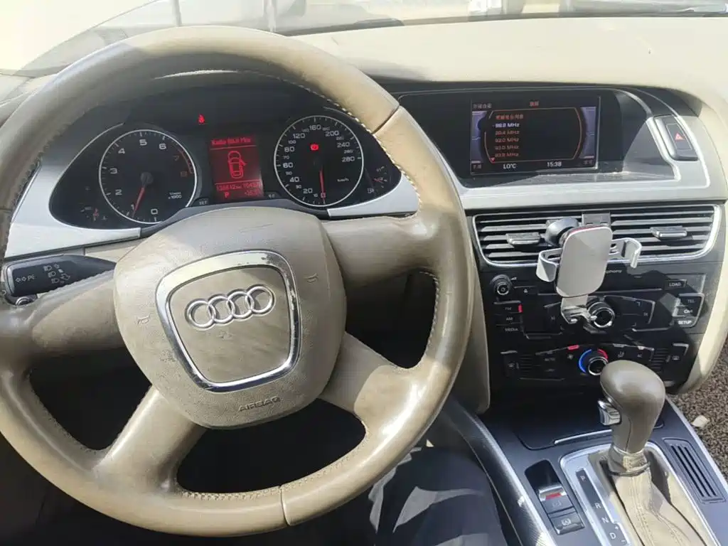 Фото 12 - Audi A4L