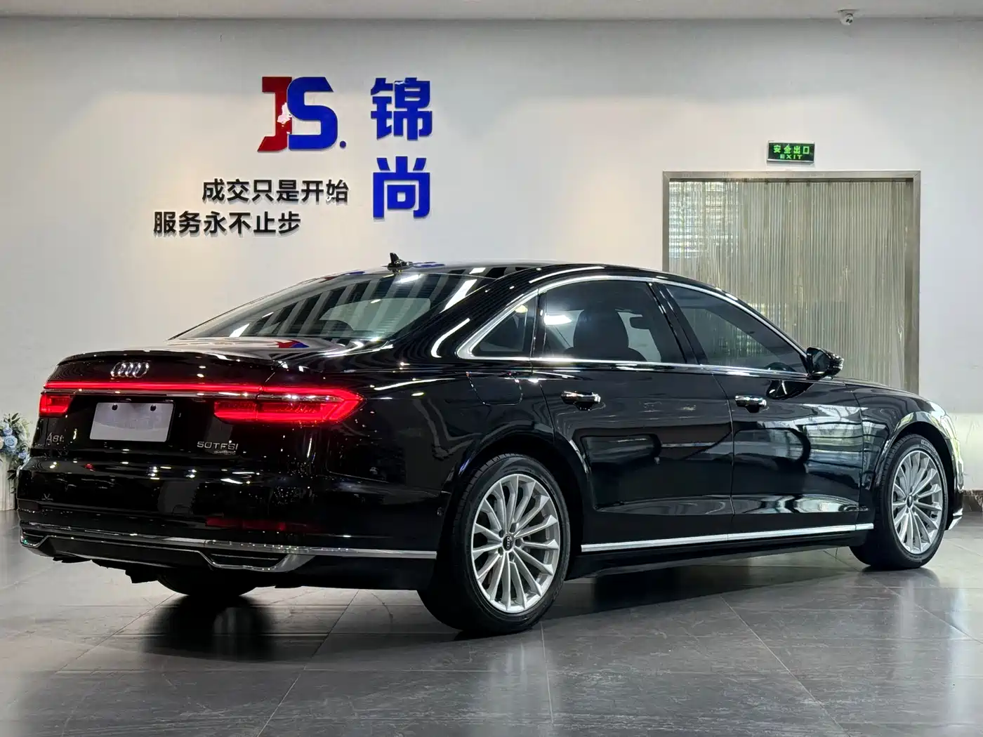 Audi A8 2022 A8L 50 TFSI quattro Comfort Collector's Edition фото 6