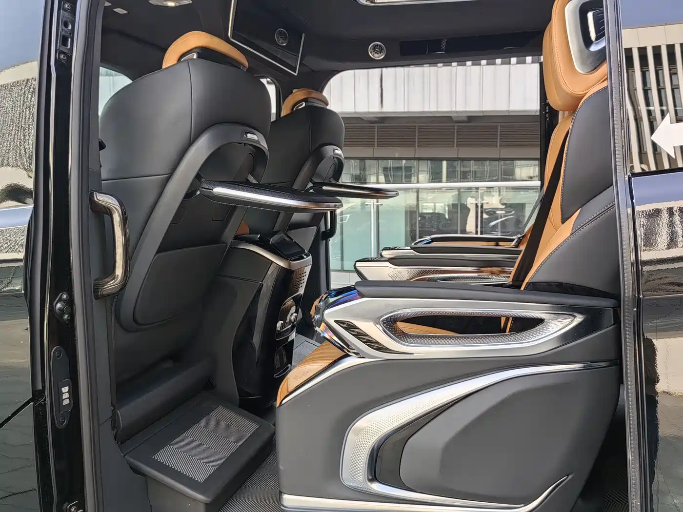 Ford Tourneo 2024 Model 2.0T Auto Supreme Plus Edition фото 13