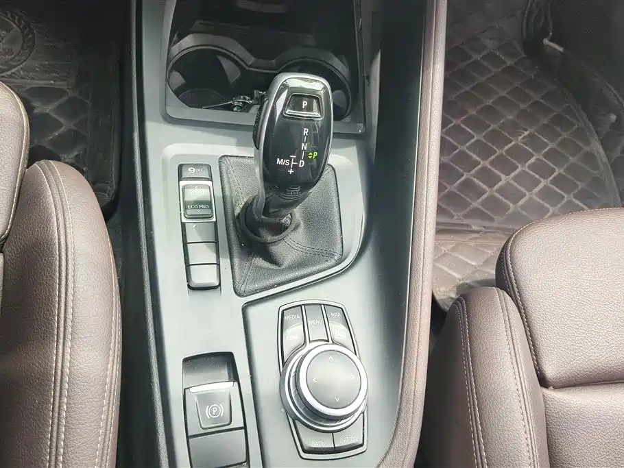 BMW X1 2022 sDrive25Li Leading фото 16