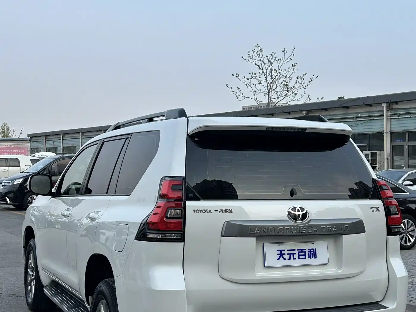 Toyota Prado 2018 3.5L Auto TX фото 3