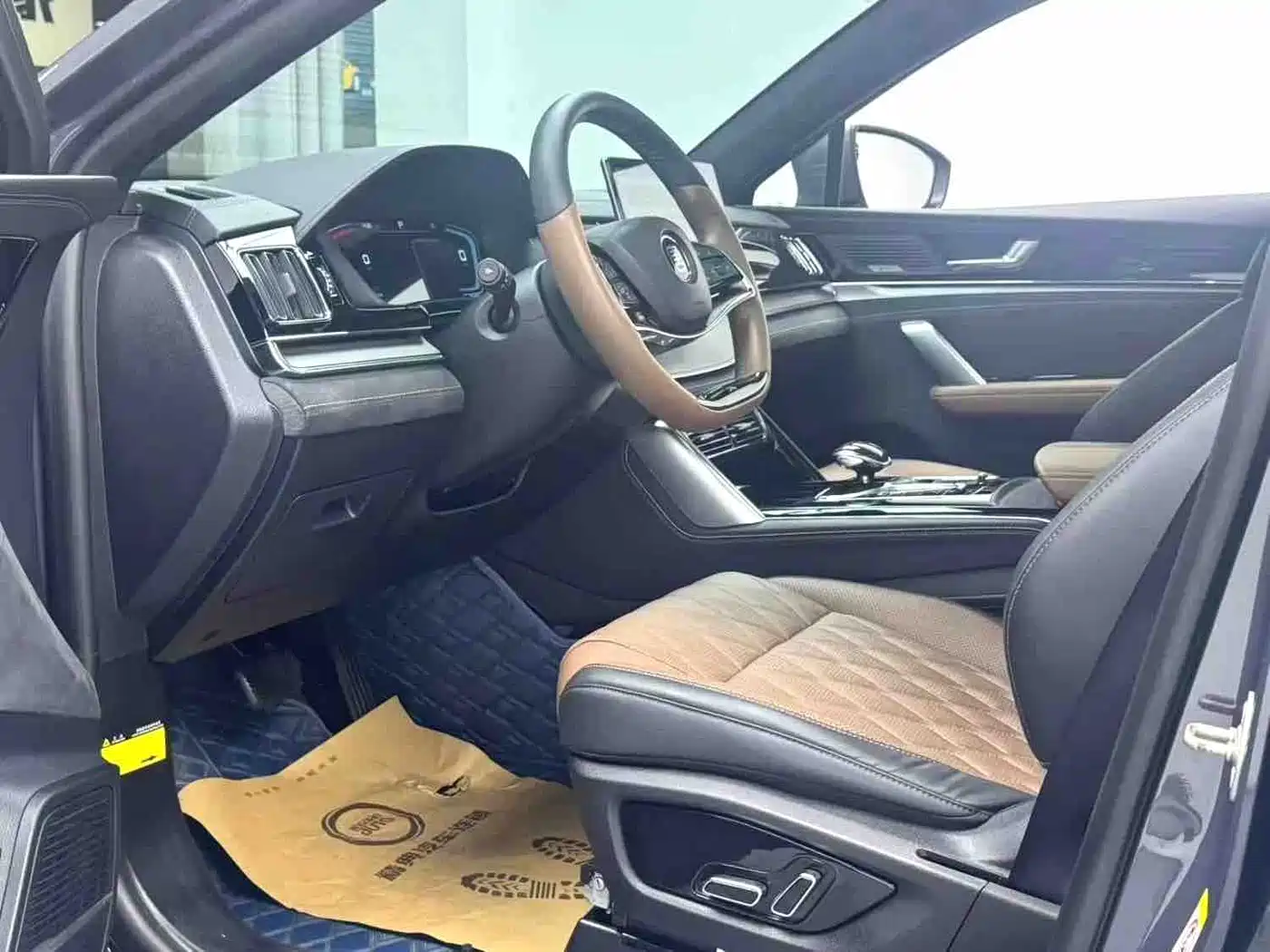 BYD Tang New Energy 2021 DM-i 112KM Premium фото 5
