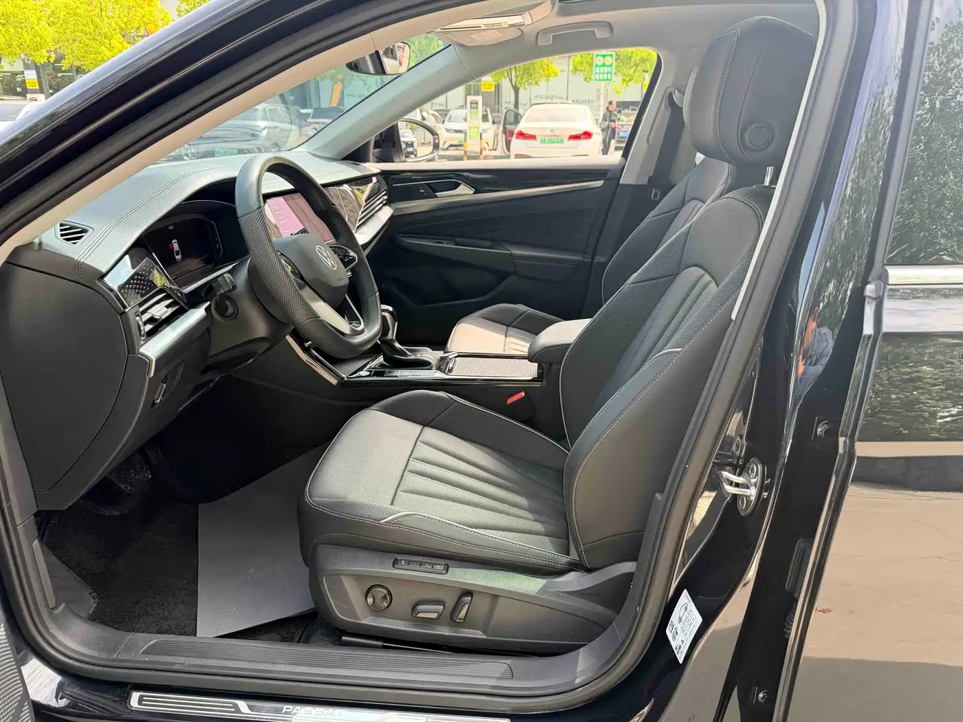 Volkswagen Passat 2024 330TSI Elite Edition фото 5