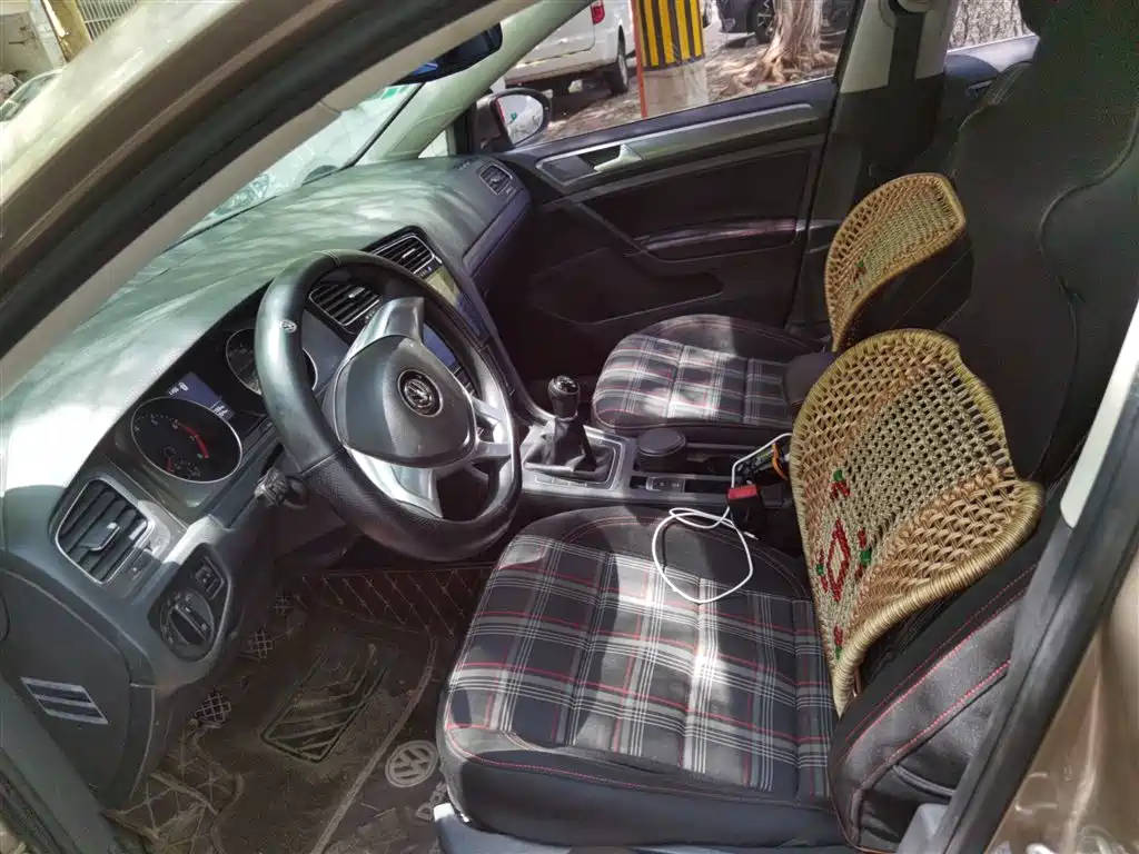Volkswagen Golf 2016 1.6L Manual Fashion фото 8