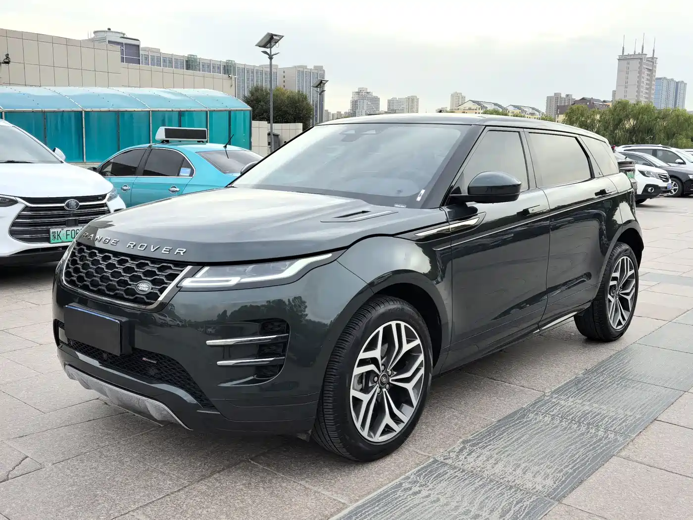 Land Rover Range Rover Evoque 2023 Range Rover Evoque L 249PS Luxury Edition фото 5