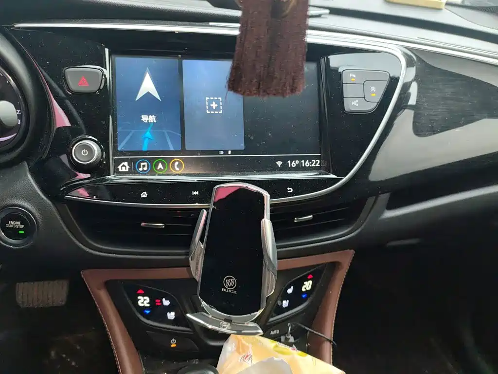 Фото 10 - Buick Envision Plus