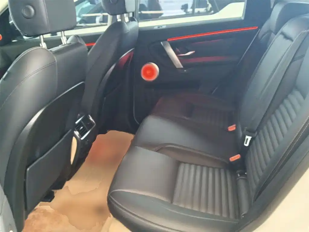 Land Rover Discovery Sport 2025 249PS Performance Tech Edition фото 17