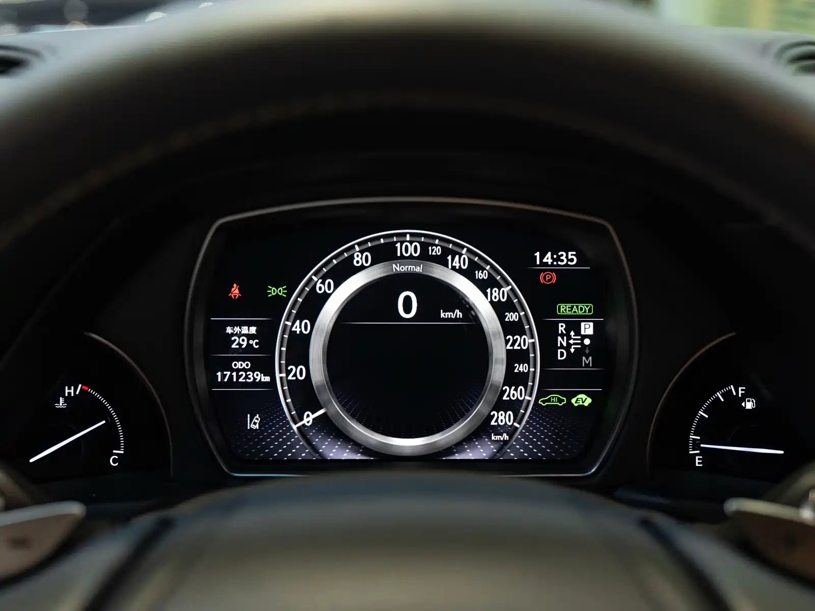 Фото 22 - Lexus LS