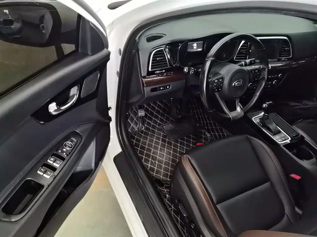Kia Kaishen 2017 1.8L Automatic DLX фото 16