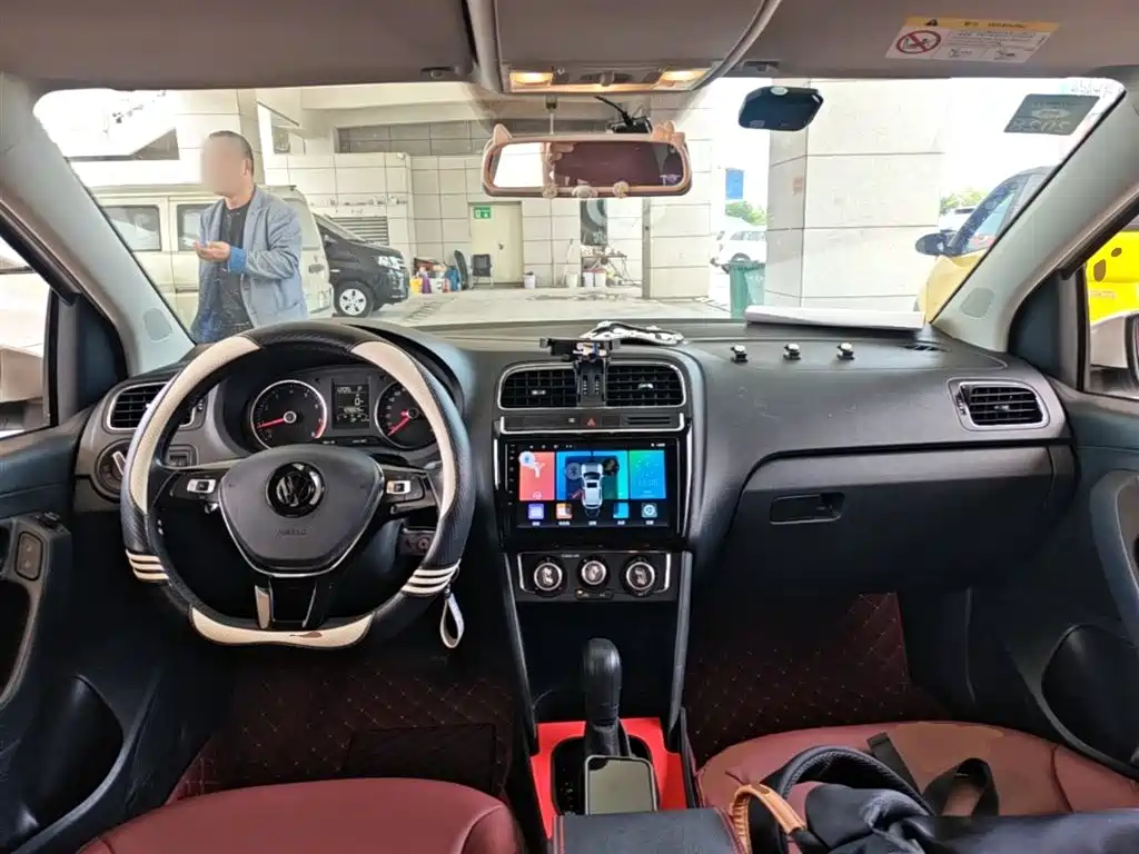 Volkswagen Polo 2016 1.6L Automatic Comfort фото 9