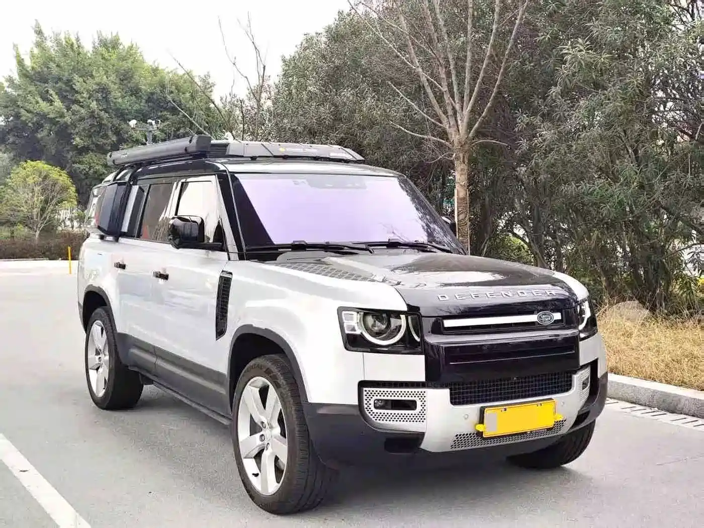 Land Rover Defender 2026 2023 Model Year 130 3.0T P400 HSE
