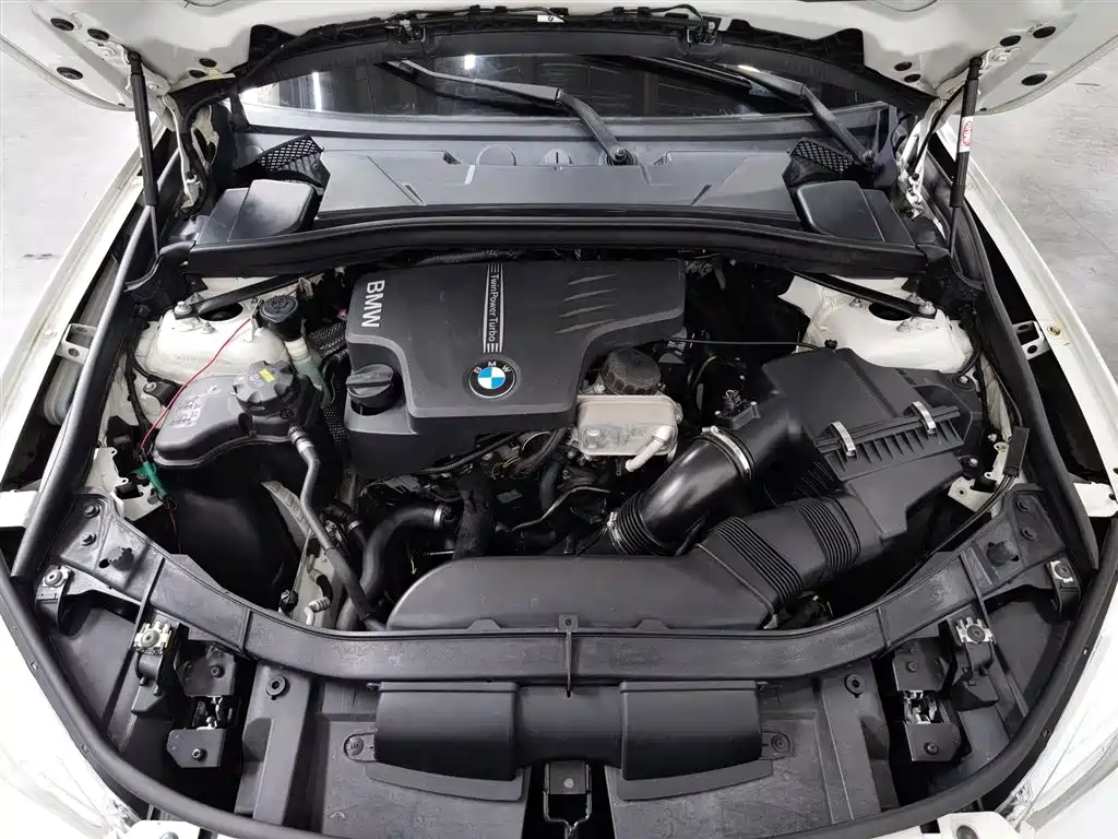 BMW X1 2014 sDrive18i Fashion Edition фото 6