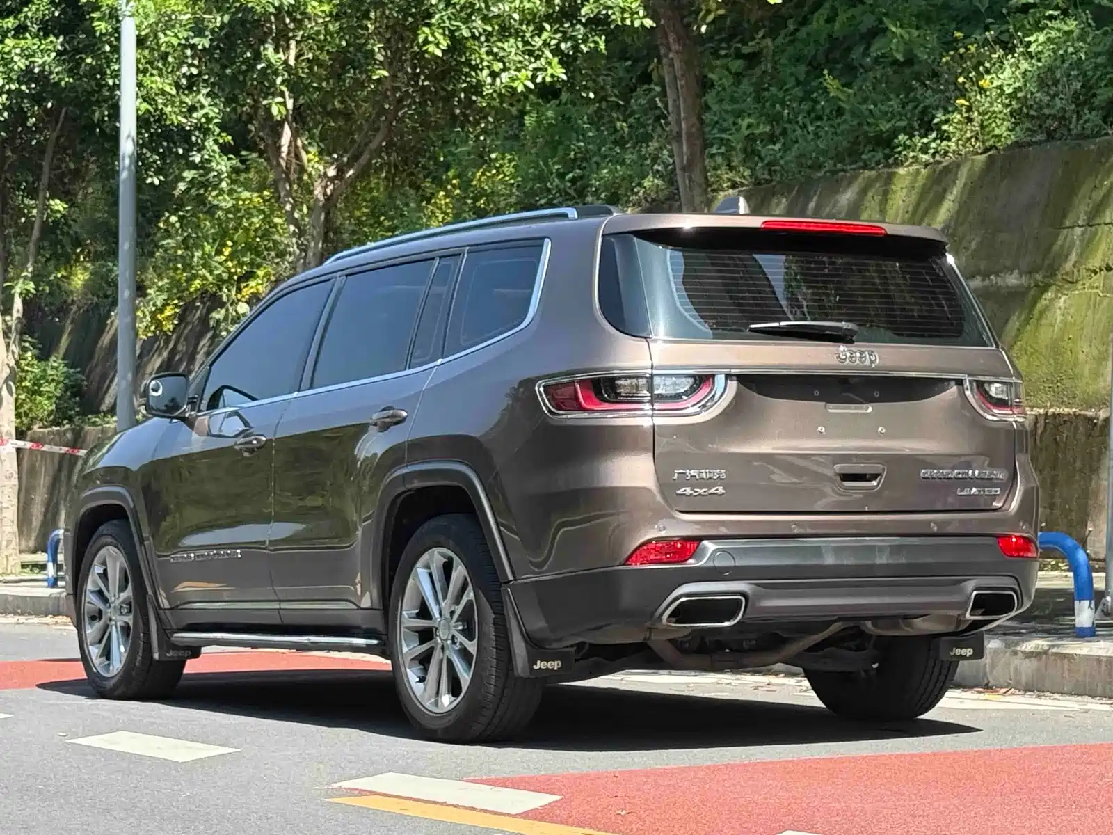 صورة 5 - Jeep Grand Commander