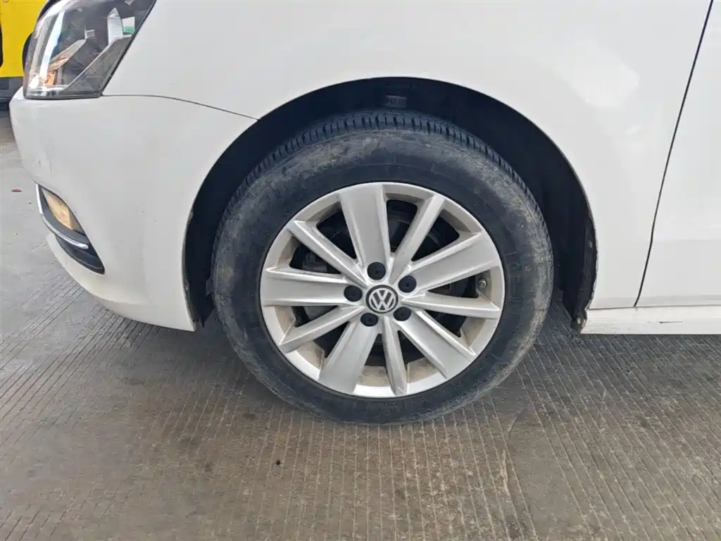Volkswagen Polo 2016 1.6L Automatic Comfort фото 22