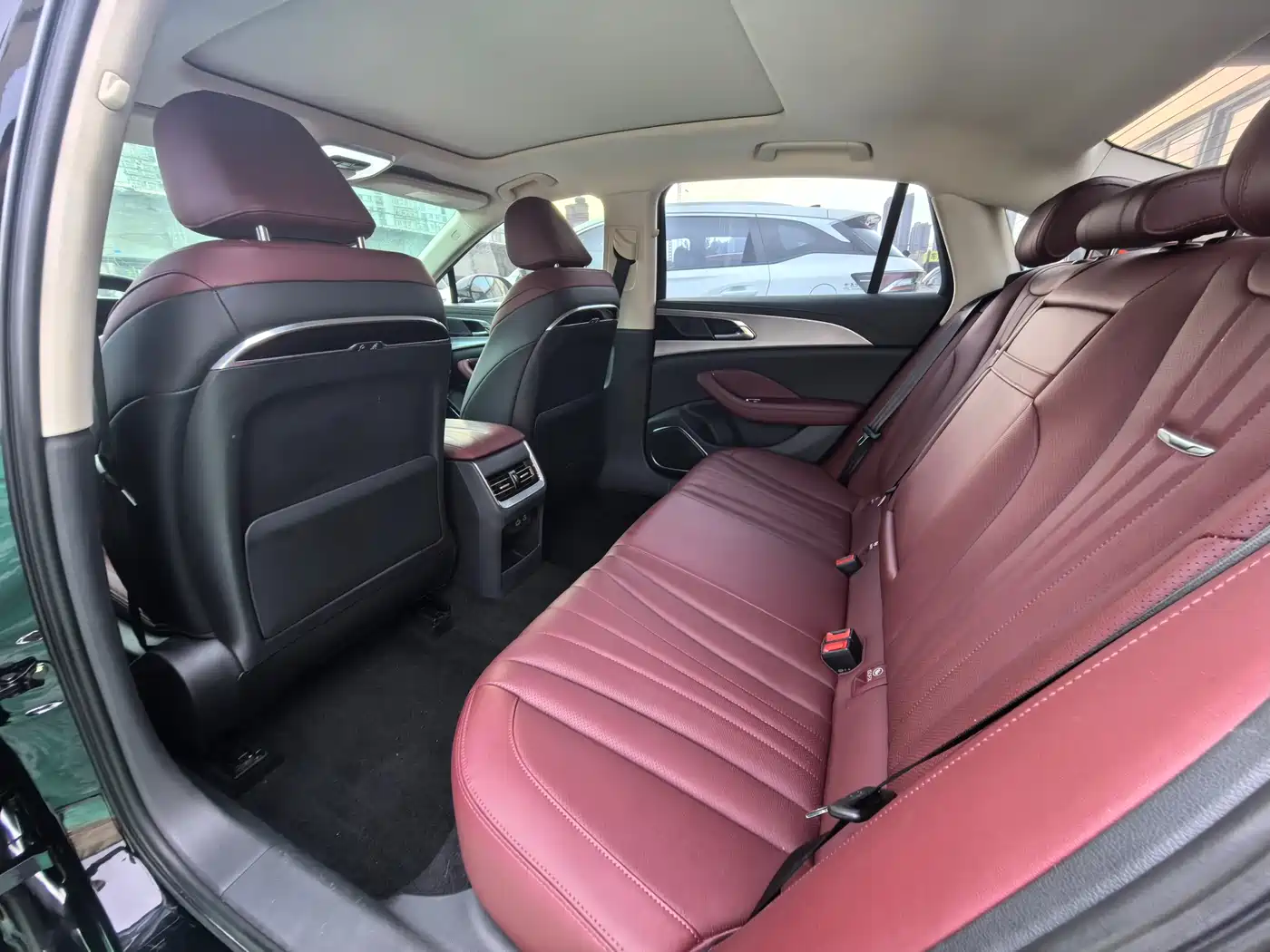 Hongqi H5 2022 Classic Facelift 1.5T DCT Flag Rhythm Edition фото 6