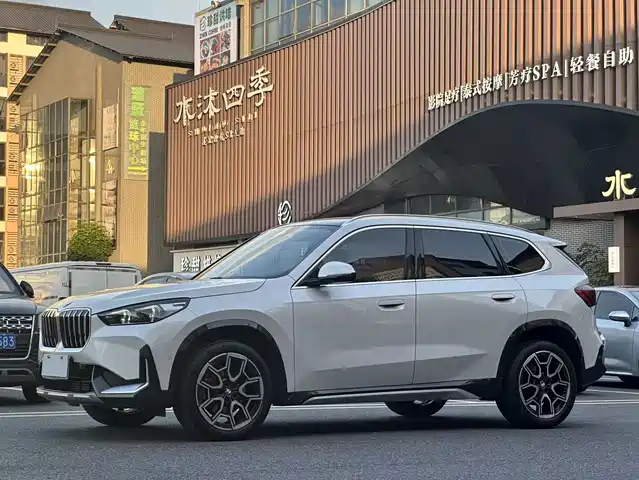 BMW X1 sDrive25Li, M Спорт-пакет