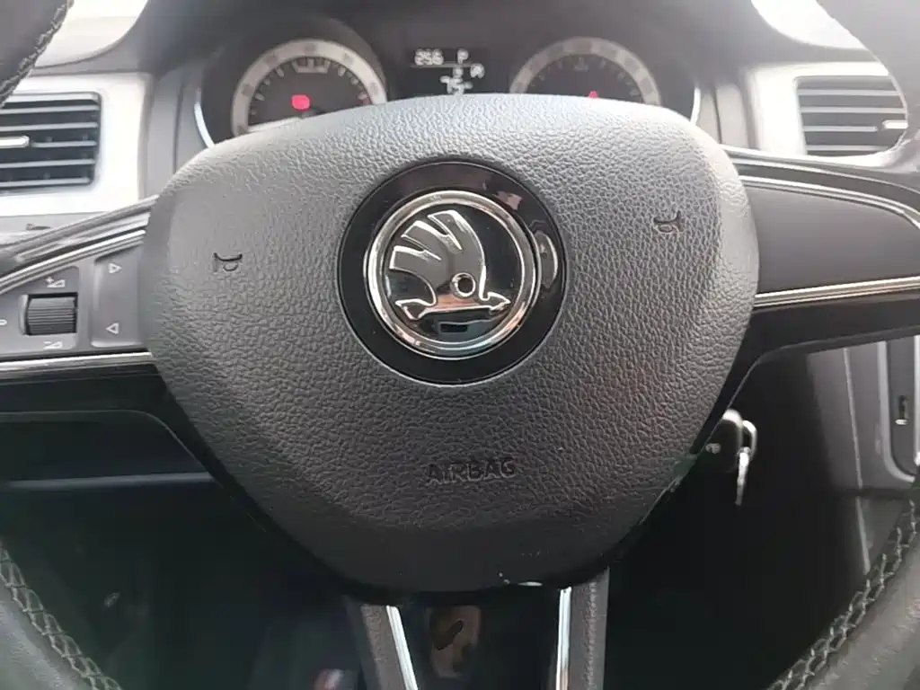 Škoda Skoda Rapid Spaceback 2019 2019 Facelift 1.5L Automatic Comfort Version China V