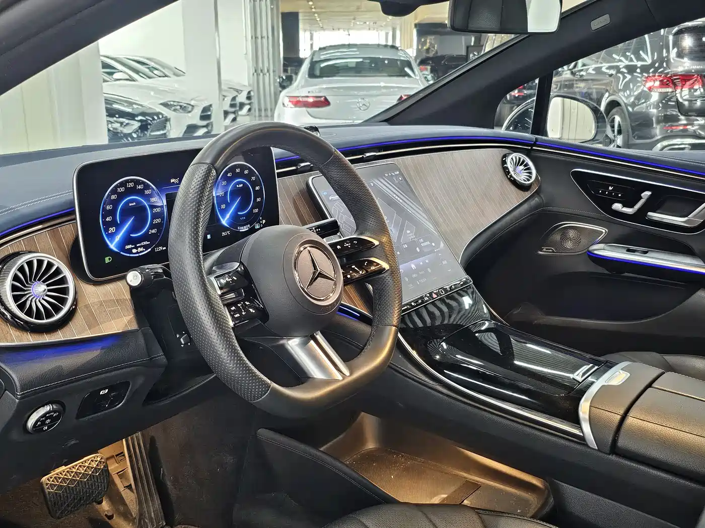 Mercedes-Benz EQE 2022 350 Pioneer Edition фото 6
