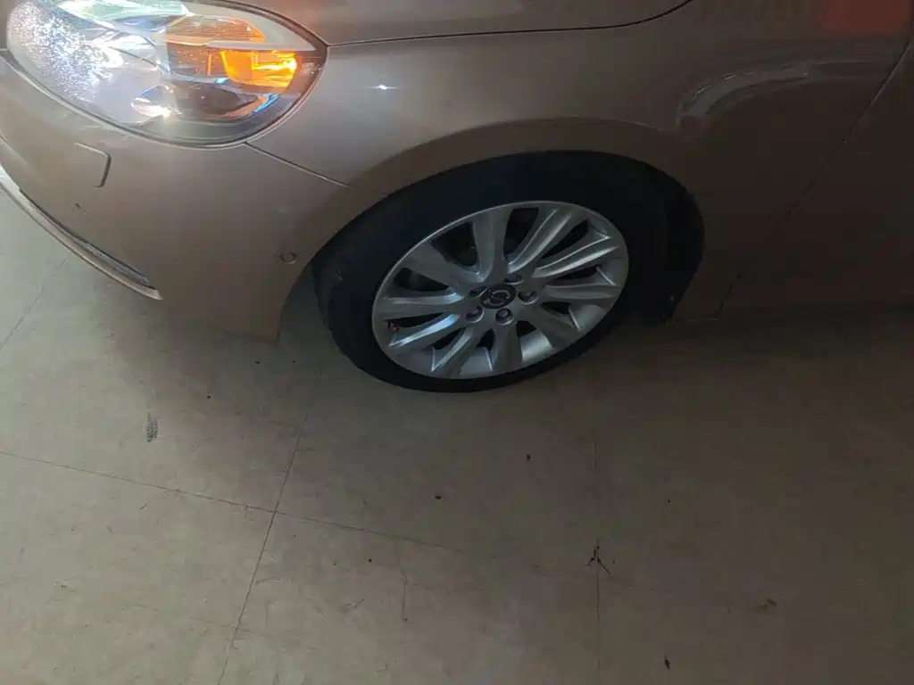 Фото 23 - Volvo V40