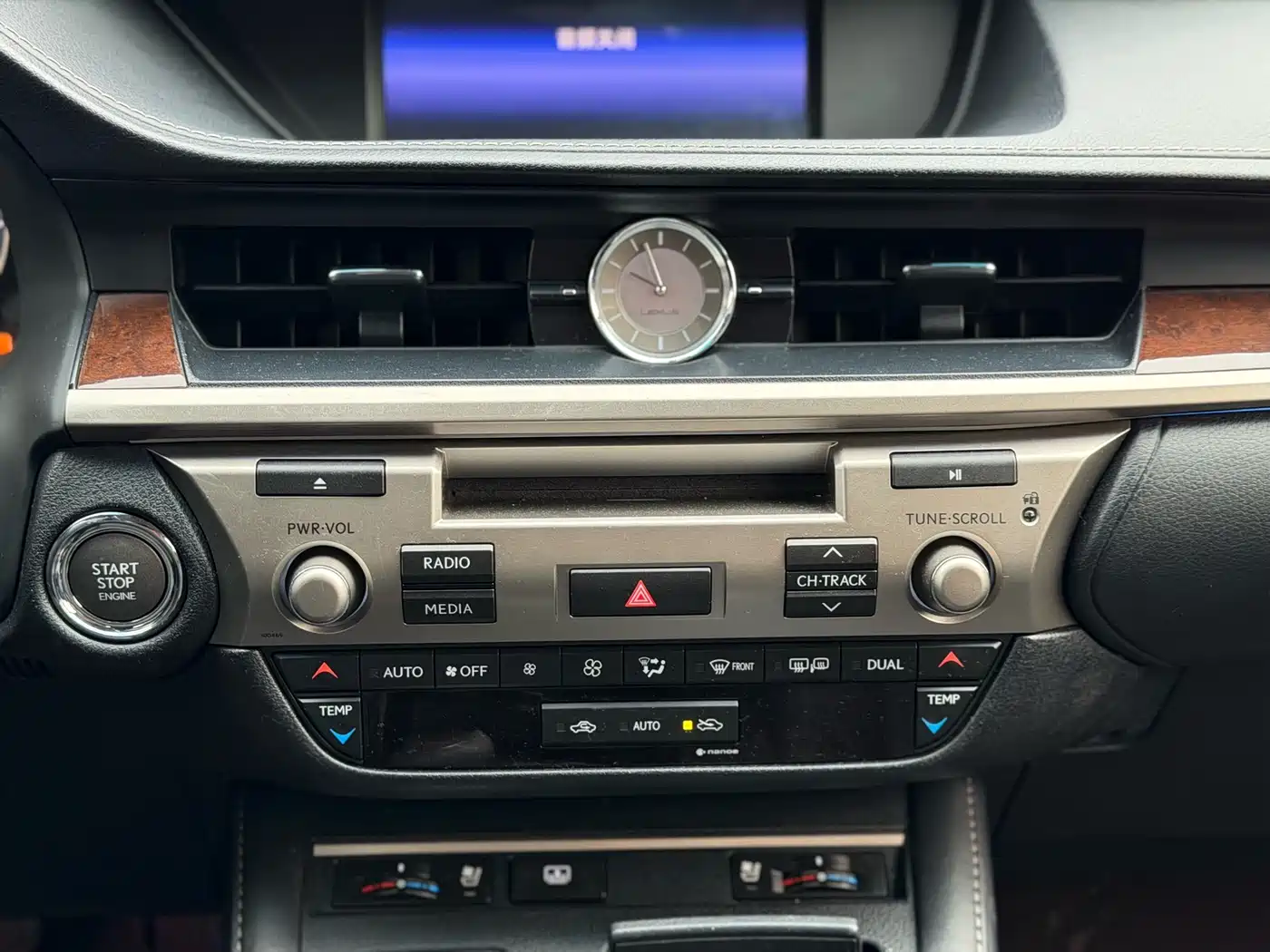 Lexus ES 2015 250 Elegance Edition фото 7