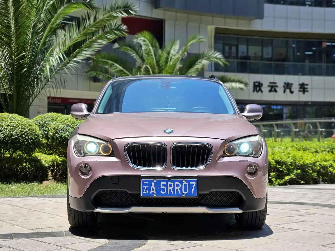 BMW X1 2012 sDrive20i Leading Model фото 2