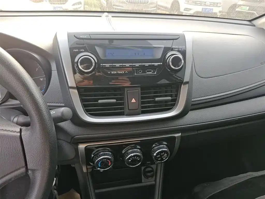 Toyota YARiS L Zhi Xiang 2017 1.5E CVT Charming Edition фото 9