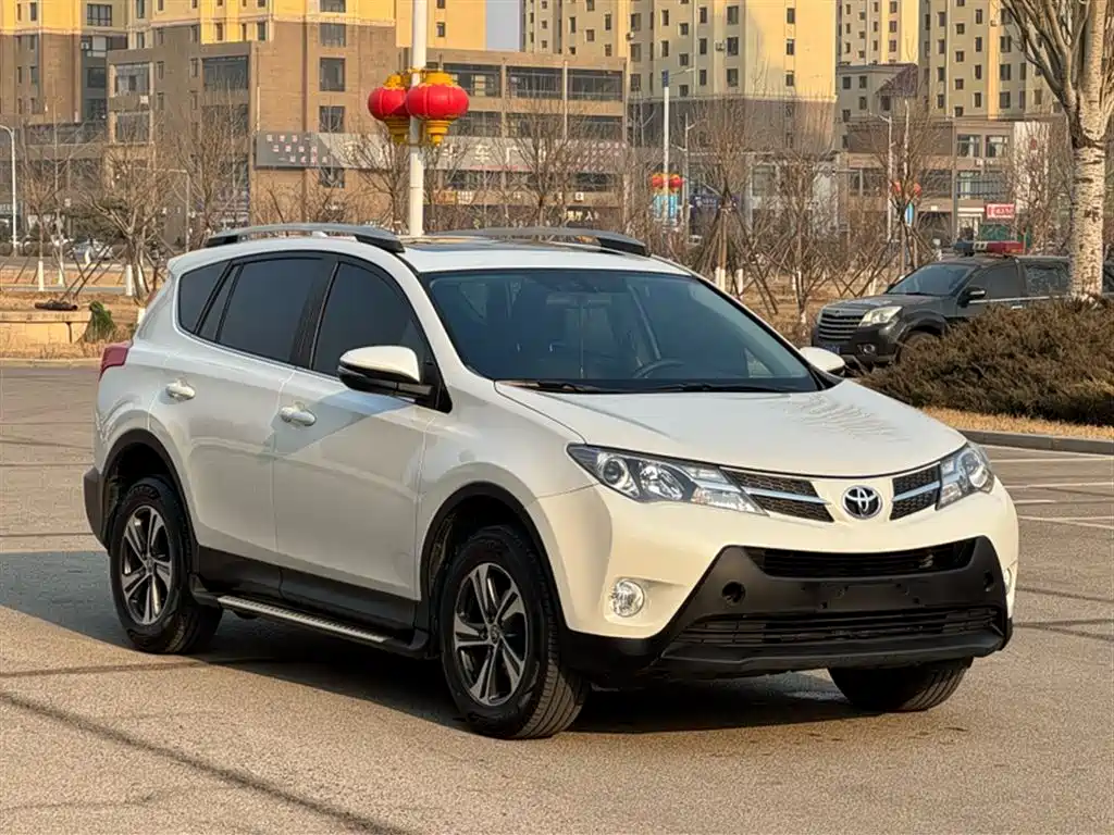 Toyota RAV4 Rongfang 2015 2.0L CVT 2WD Trend Edition фото 8