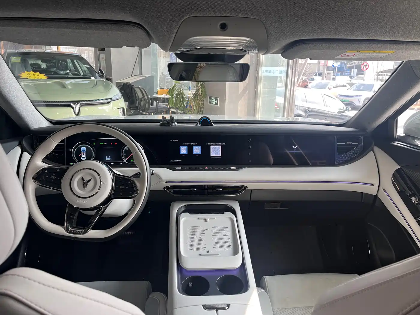 Voyah Auto VOYAH FREE 2025 318 259km 4WD Explorer Edition фото 11