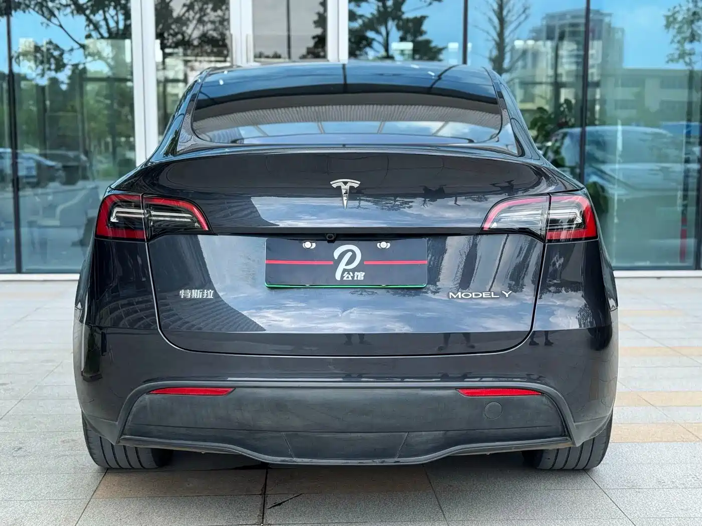 TESLA MODEL Y