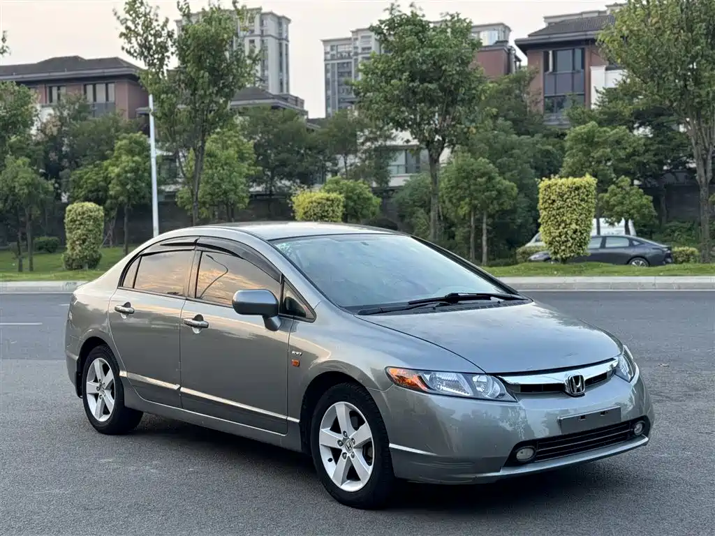 Photo 3 - Honda Civic