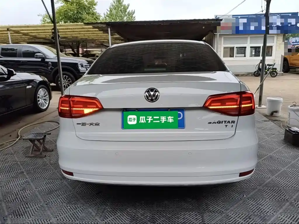 Volkswagen Sagitar 2017 180TSI Automatic Leading фото 6