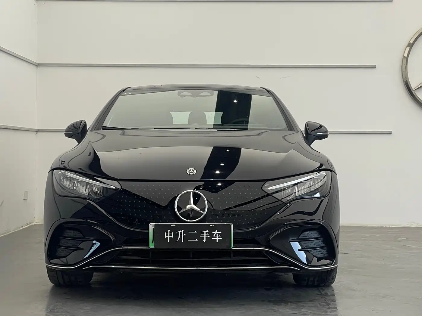 Mercedes-Benz EQE 2025 Model 500 4MATIC Luxury Edition фото 2