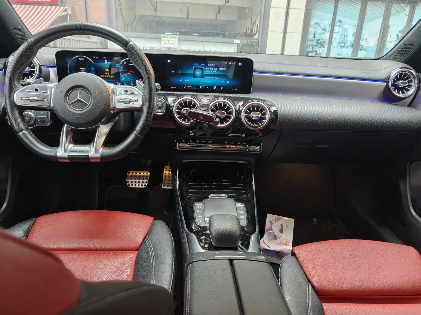 Mercedes-Benz A-Class AMG (Import) 2020 AMG A 35 4MATIC фото 9