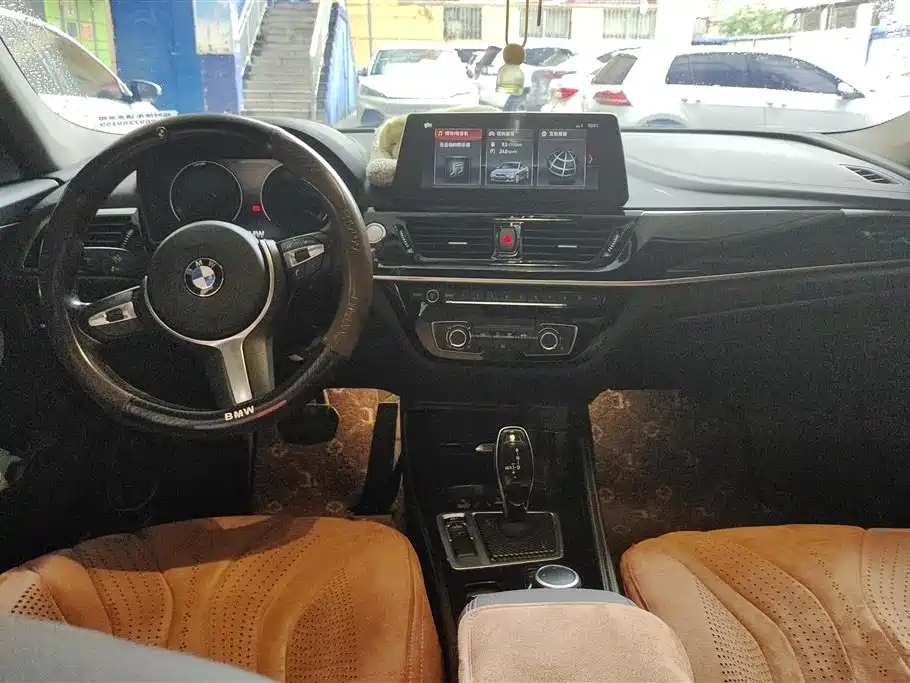 BMW 1 Series 2023 125i M Sport Shadow Edition фото 12