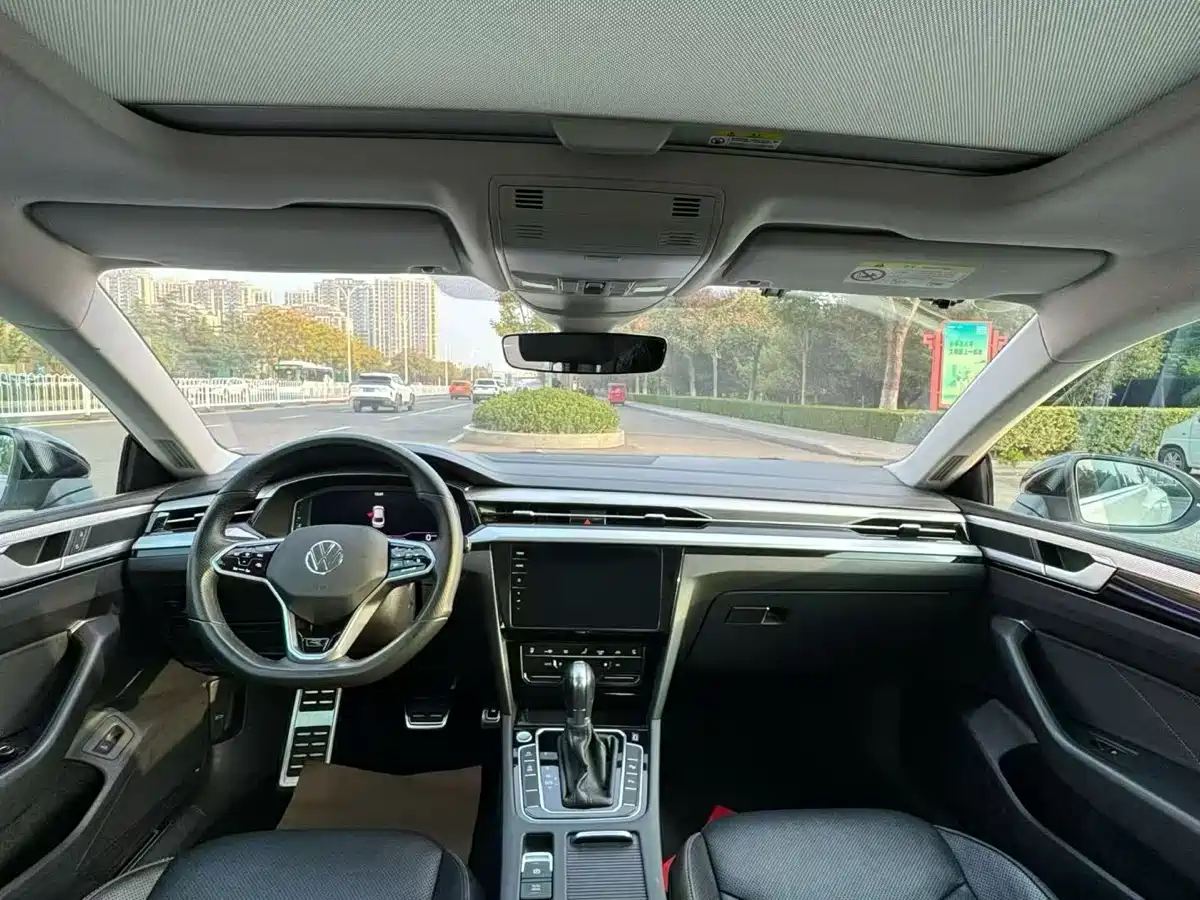 Volkswagen FAW-Volkswagen CC 2023 380TSI Eye-catching Edition фото 9