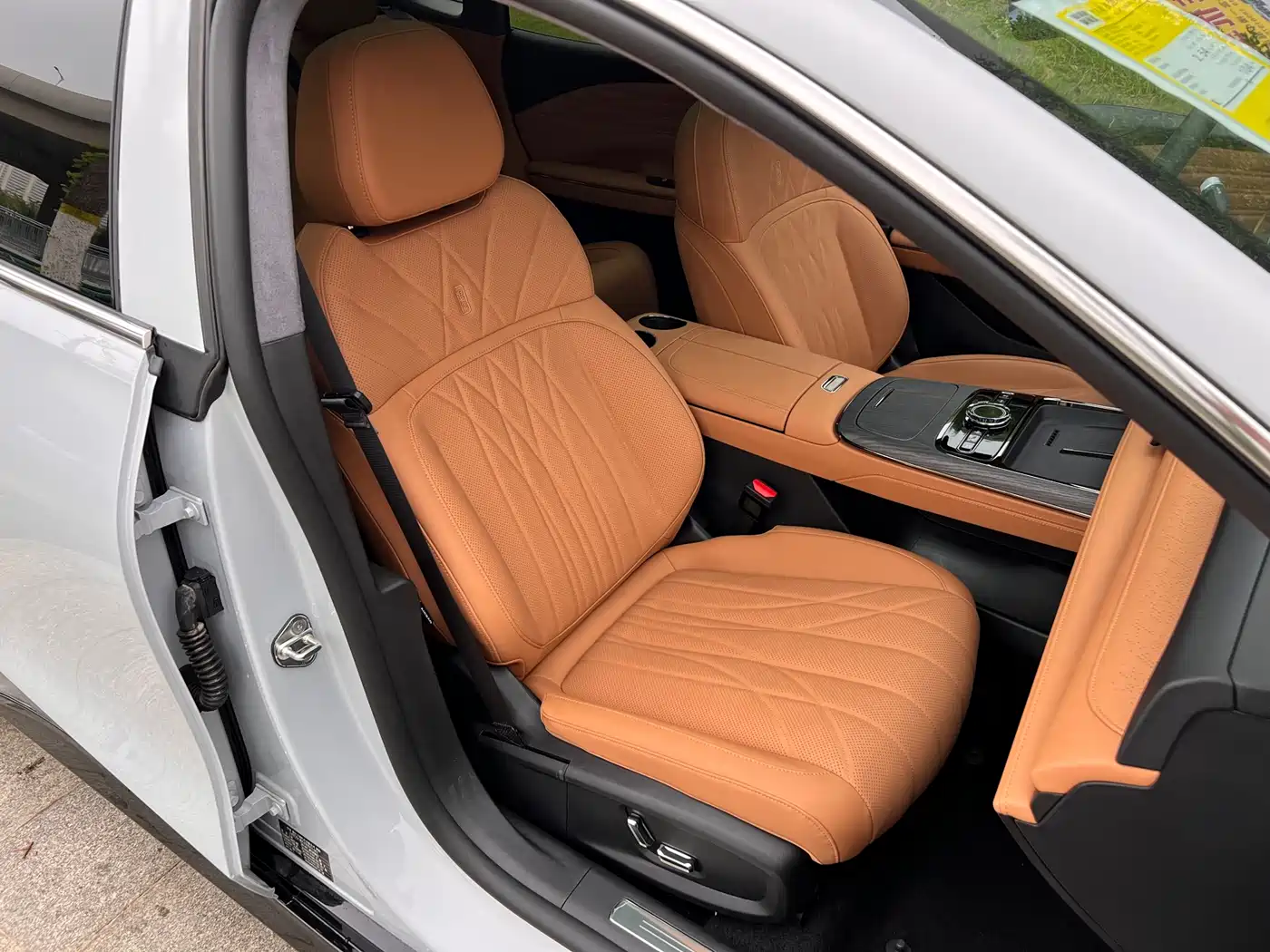 Geely Galaxy Galaxy Xingyao 8 2025 Model 130km EM-i Flagship Edition фото 6