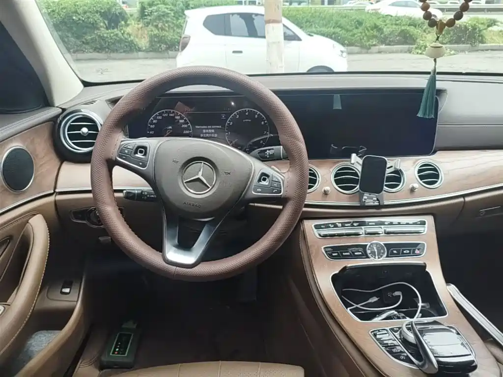 Mercedes-Benz E-Class 2018 Facelift E 200 L фото 11