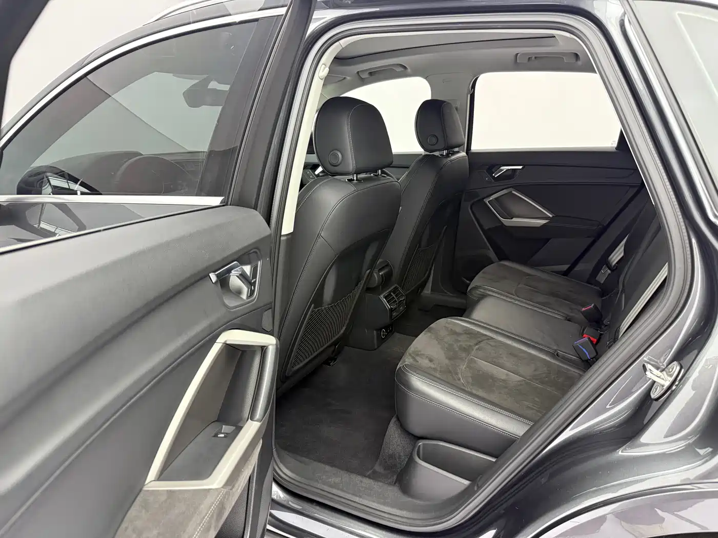 Audi Q3 2022 35 TFSI Fashion Dynamic фото 18