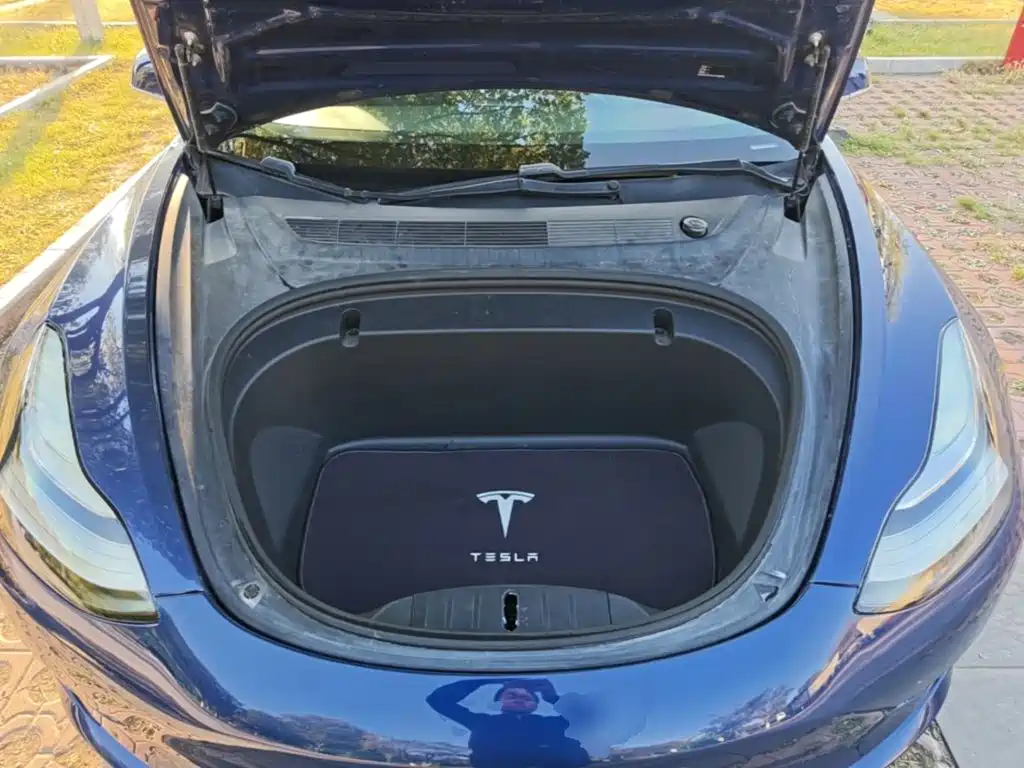 Фото 20 - Tesla Model 3