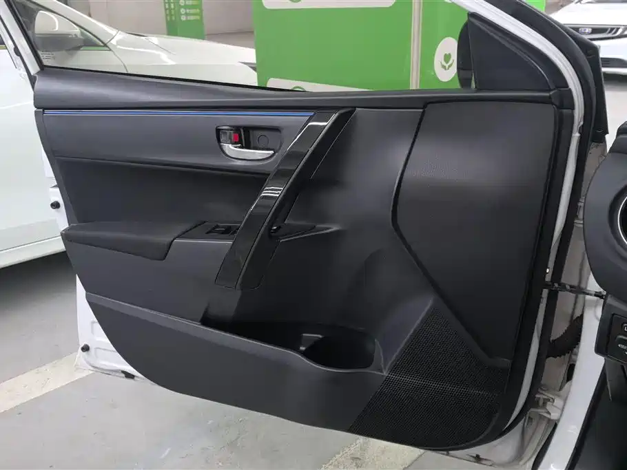 Toyota Levin 2018 185T CVT Premium Edition China V фото 7