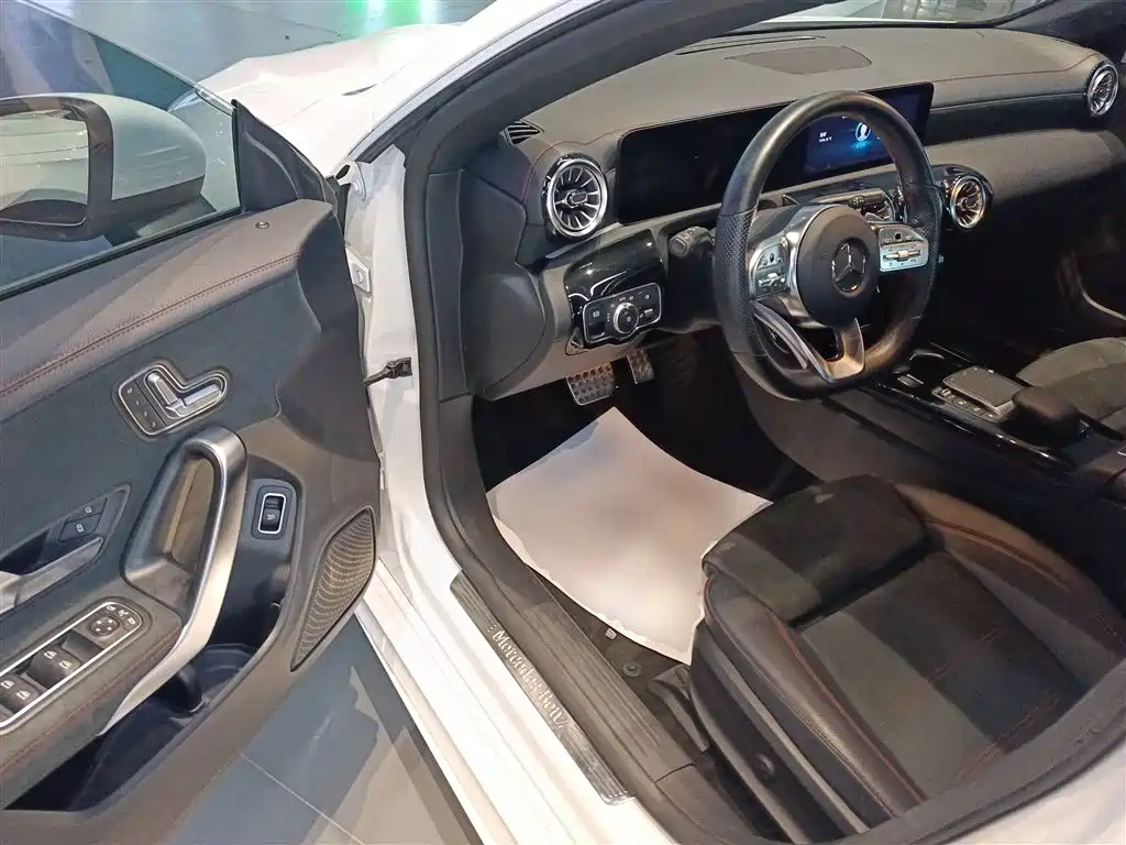 MERCEDES-BENZ CLA (IMPORT)