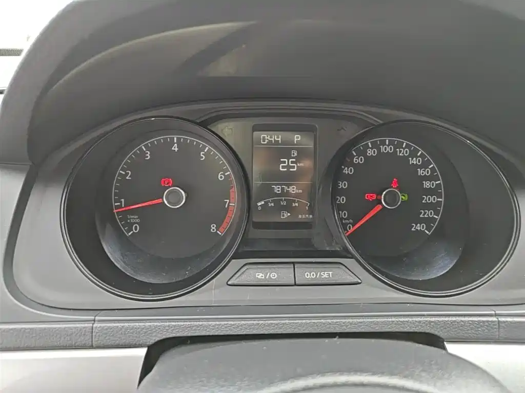 Volkswagen Lavida 2017 1.6L Automatic Trend Edition фото 12