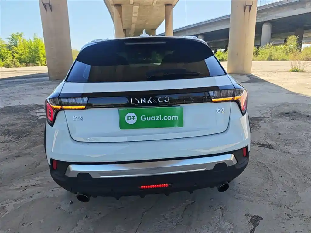Lynk & Co 02 2018 1.5T DCT 2WD Power Edition China V фото 6
